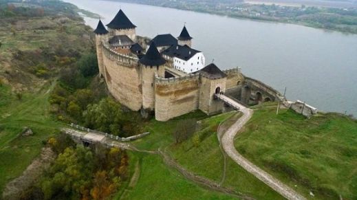 КАМ’ЯНЕЦЬ-ПОДІЛЬСЬКИЙ, ЧЕРНІВЦІ + БАКОТА