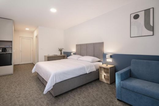 Superior Family room annex