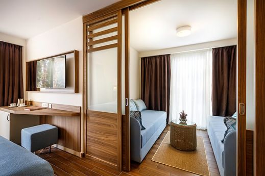 Room for 2+2