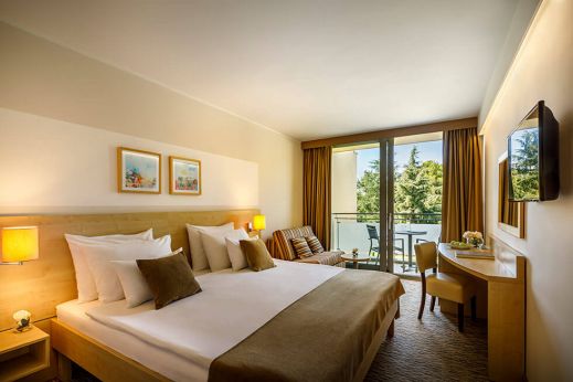 Room for 2+1
