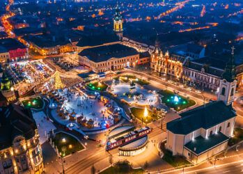 ORADEA – РІЗДВЯНИЙ ЯРМАРОК ТА ЧАРІВНІСТЬ МІСТА