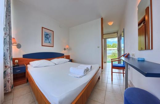 Single room AC